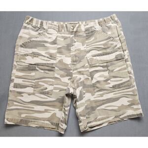 Cabela's Outdoors Men's 37 Trail Shorts Green Camouflage Cargo Pocket Canvas‎